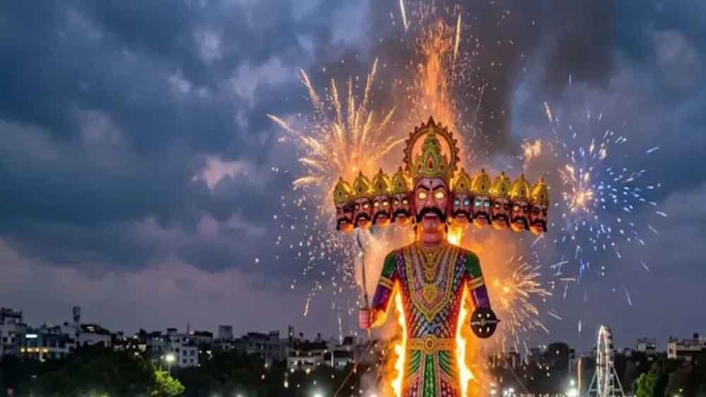 इंदौर में 121 और भोपाल में 105 फीट ऊंचा रावण जलेगा, उज्जैन में फूलों की वर्षा