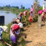 माटी में रोजगार- प्रतिदिन 300 रुपए की मजदूरी से श्रमिक परिवारों को मिला मजबूत आर्थिक आधार, पलायन पर लगी रोक