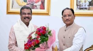 मुख्यमंत्री  विष्णु देव साय से सांसद  धर्मेंद्र प्रधान ने की शिष्टाचार भेंट