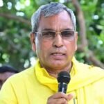 ‘EVM से चुनाव हो तो दिक्कत, बैलट पेपर से हो तो दिक्कत’, ओपी राजभर ने अखिलेश पर कसा तंज