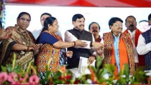 CM के रिमोट दबाते ही धार के सूखे खेतों तक पहुंची नर्मदा की धारा, 13 किमी दूर बहा पानी