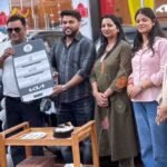 चंडीगढ़ के फार्मा कारोबारी का दिवाली गिफ्ट, 4 कर्मचारियों को दी कारें; एक और कार जीतने का मौका