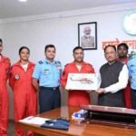 मुख्यमंत्री विष्णु देव साय से भारतीय वायु सेना की सारंग हेलीकॉप्टर डिस्प्ले टीम ने की सौजन्य मुलाकात