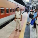दीपावली से पहले रेलवे का अलर्ट, स्टेशन या ट्रेन में पटाखे लेकर पहुंचे तो होगी सख्त कार्रवाई