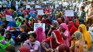 पाकिस्तान में हिंदुओं की आबादी 14.6% से घटकर 1.7% हुई? ब्रिटिश संगठन की रिपोर्ट में बड़ा दावा
