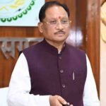 मुख्यमंत्री विष्णु देव साय ने बाबा कार्तिक उरांव की जन्मशताब्दी पर उनकी आदमकद प्रतिमा का किया अनावरण
