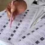 इटावा में नए वोटरों को राहत, मतदाता सूची में नाम जुड़वाने के लिए अब नहीं भरना होगा अतिरिक्त घोषणा पत्र