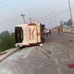 नवांशहर में दर्दनाक हादसा: फ्लाईओवर से गिरी बस, LPU के 2 छात्रों समेत 3 की मौत