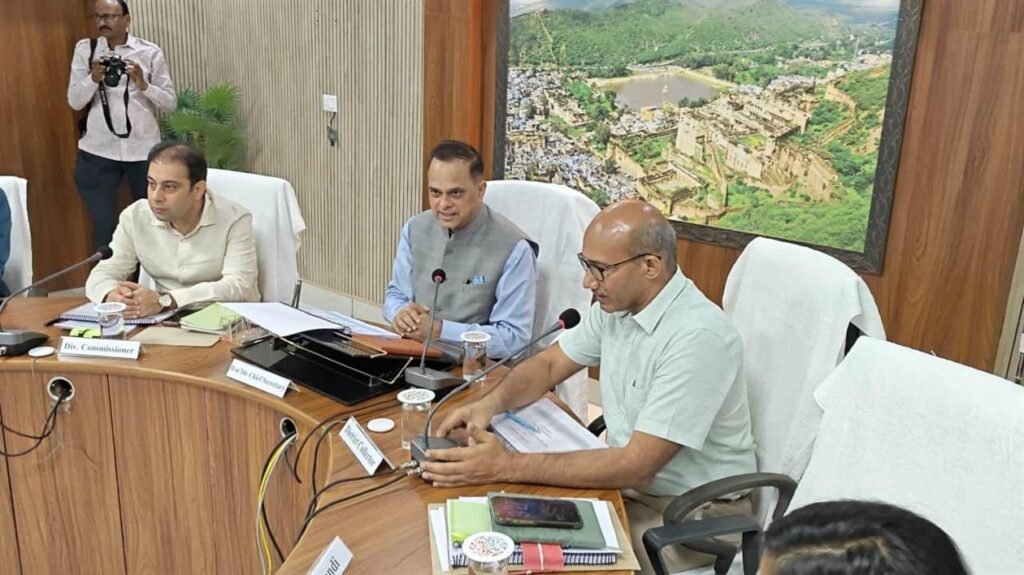बूंदी दौरे पर मुख्य सचिव सख्त, जल स्वावलंबन और पेयजल परियोजनाओं में तेजी लाने के निर्देश