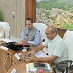 बूंदी दौरे पर मुख्य सचिव सख्त, जल स्वावलंबन और पेयजल परियोजनाओं में तेजी लाने के निर्देश