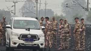 धनबाद में कोयला चोरी पर CISF का एक्शन, 14 ठिकानों पर छापेमारी; 200 किलो कोयला जब्त