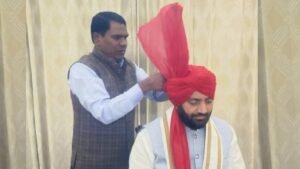 9 सेकंड में बांधते हैं हरियाणवी पगड़ी, PM मोदी से लेकर CM सैनी तक को पहना चुके हैं हरिकेश पपोसा