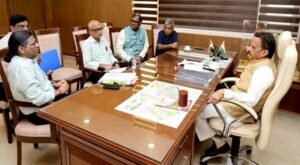 27 जिला चिकित्सालयों में आवश्यकतानुसार नवीन पदों के सृजन की कार्यवाही समय-सीमा में करें पूर्ण: उप मुख्यमंत्री शुक्ल