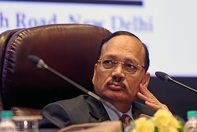 CJI सूर्यकांत ने राहुल गांधी-खड़गे से मिलने से किया इनकार, SIR और वोट चोरी के आरोपों पर सियासी हलचल