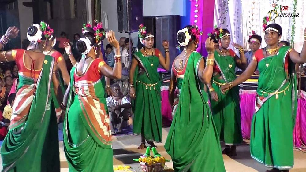 बलौदाबाजार में लोक नर्तक दलों ने सुआ नृत्य से मोहा दर्शकों का मन