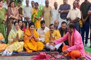 राज्यमंत्री गौर ने विभिन्न विकास कार्यों का किया भूमि पूजन और लोकार्पण