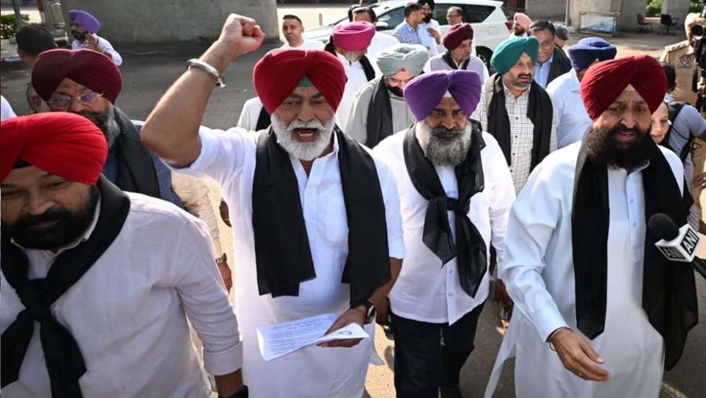 पंजाब विधानसभा में हंगामा, सुखपाल खैरा सत्र से निलंबित