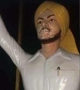 मोगा में शहीद भगत सिंह की प्रतिमा पर रंग पोता, अपमान के खिलाफ भड़के लोग