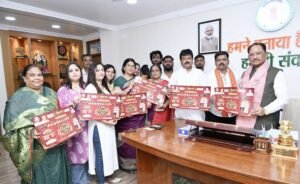 मुख्यमंत्री  विष्णु देव साय एवं उपमुख्यमंत्री विजय शर्मा ने किया संकल्प नवरात्रि एवं रास गरबा उत्सव के पोस्टर का विमोचन