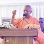 मुख्यमंत्री योगी ने 15 खिलाड़ियों को मंच पर प्रदान किया नियुक्ति पत्र