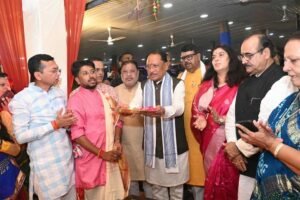 मुख्यमंत्री निवास में गरबा महोत्सव की धूम, भक्ति और उल्लास के रंग में रंगा आयोजन