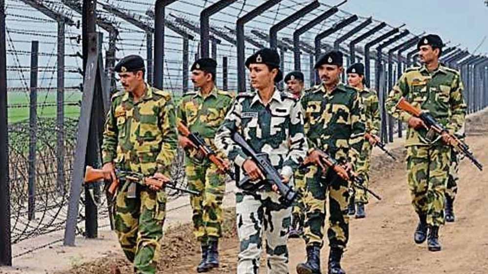 बटाला में BSF-पुलिस की बड़ी कार्रवाई, 3 किलो हेरोइन और अफीम बरामद