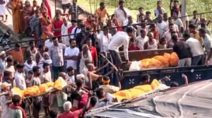 वैशाली नाव हादसा: एक साथ 13 शव देख कलेजा दहल गया, बिना बताए भोज खाने गए बच्चे फिर नहीं लौटे