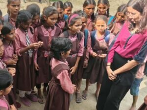 आत्मविश्वास से आत्मनिर्भरता तक: यूपी की 1.29 लाख बेटियों को मिला सेल्फ एस्टीम प्रशिक्षण
