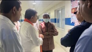 उप मुख्यमंत्री  विजय शर्मा ने अस्पताल पहुंचकर जाना सड़क हादसे में घायलों का हाल