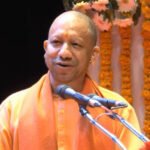 धन के लिए धर्म नहीं त्यागूंगा, छिड़ गया युद्ध तो बम-गोले भी दागूंगा : मुख्यमंत्री योगी आदित्यनाथ